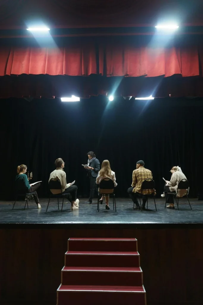 Scripted Drama vs. Unscripted Fortune: What Theatre Can Teach Casino Players